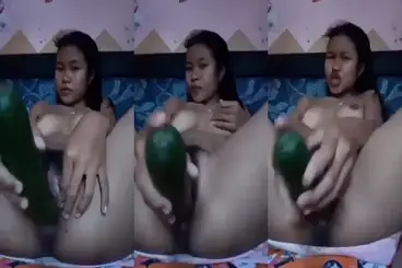 ABG Indo Sange Berat Colmek Pakai Timun Gede Becek
